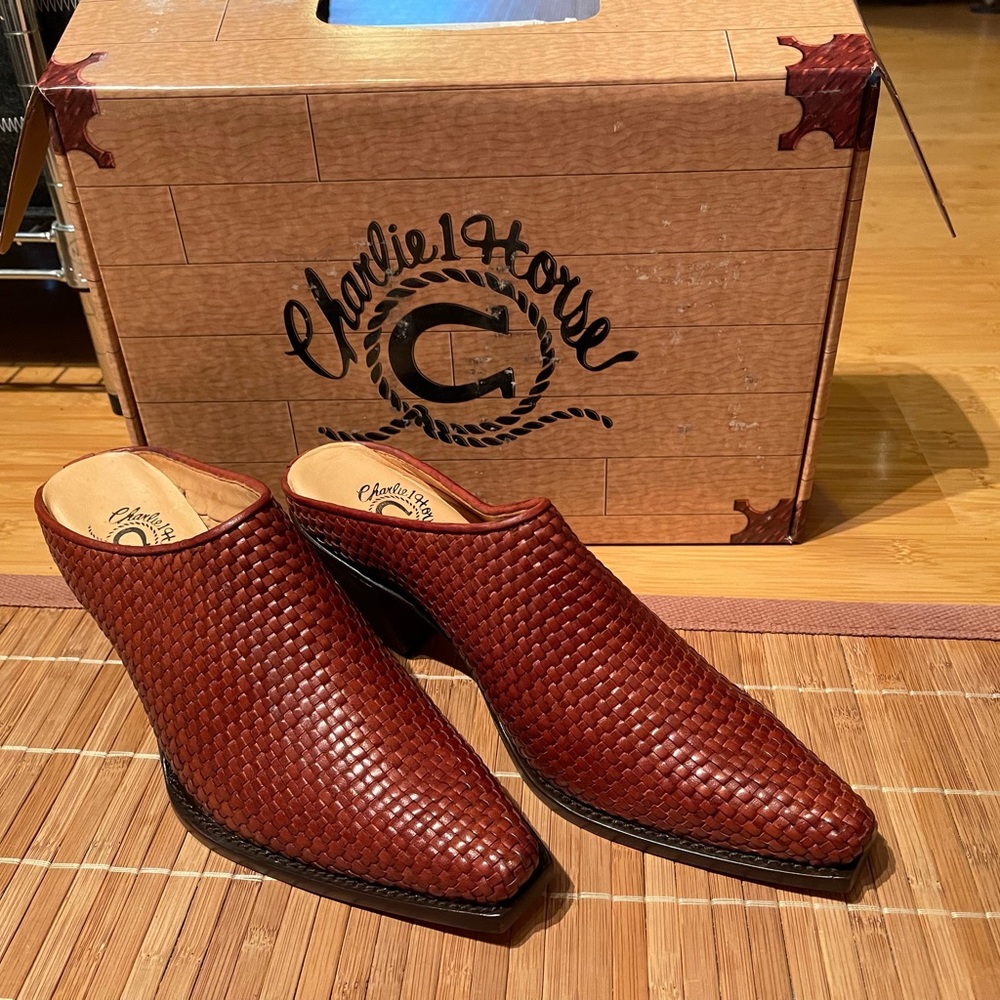 New! Pecan Calf Woven Slide size 7 Charlie 1 Horse Lucchese